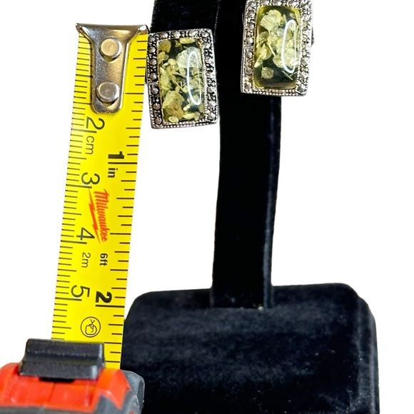 Vintage Lucite Dried Flower Rectangle Pierced Stud Earrings - Picture 8 of 8